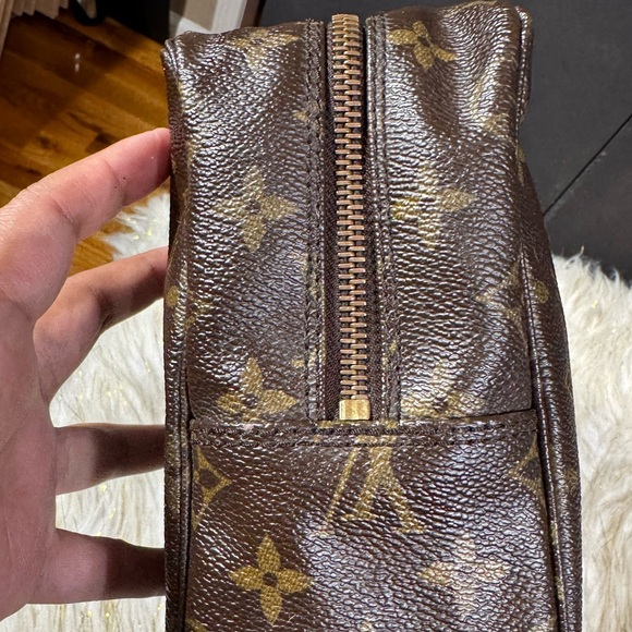 Louis Vuitton Trousse Pouch 28 monogram Cosmetic bag with duster - Picture 15 of 16